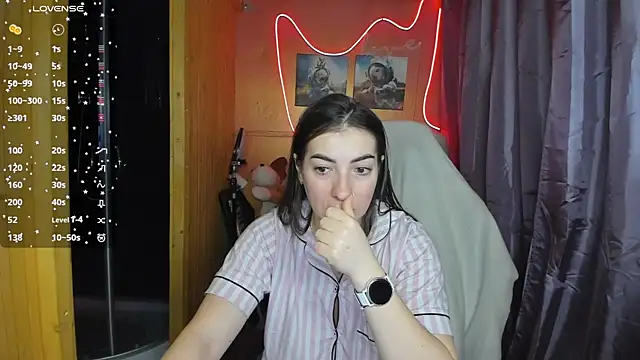 Snapshot of Fiery_Brunette_ chatting on 03/04/25, 05:21 Fiery Brunette online show from 03/04/25, 05:21