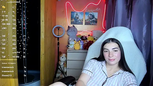 Snapshot of Fiery_Brunette_ chatting on 09/22/25, 04:31 Fiery Brunette online show from 09/22/25, 04:31