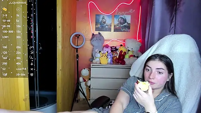 Snapshot of Fiery_Brunette_ chatting on 10/12/25, 02:27 Fiery Brunette online show from 10/12/25, 02:27