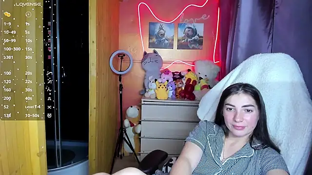 Snapshot of Fiery_Brunette_ chatting on 10/13/25, 05:51 Fiery Brunette online show from 10/13/25, 05:51