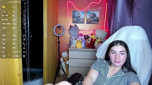 Snapshot of Fiery_Brunette_ chatting on 11/05/25, 12:49 Fiery Brunette online show from 11/05/25, 12:49