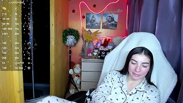 Fiery Brunette  online show from 12/22/25, 01:52