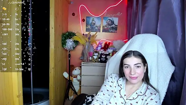 Fiery Brunette  online show from 01/11/26, 07:08