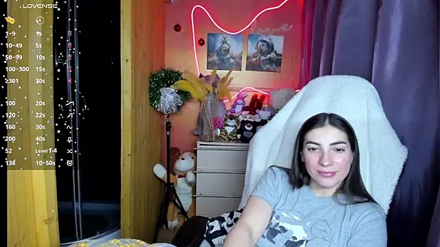 Fiery Brunette  online show from 01/13/26, 04:18