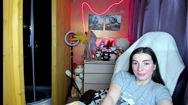 Fiery Brunette  online show from 01/14/26, 11:05