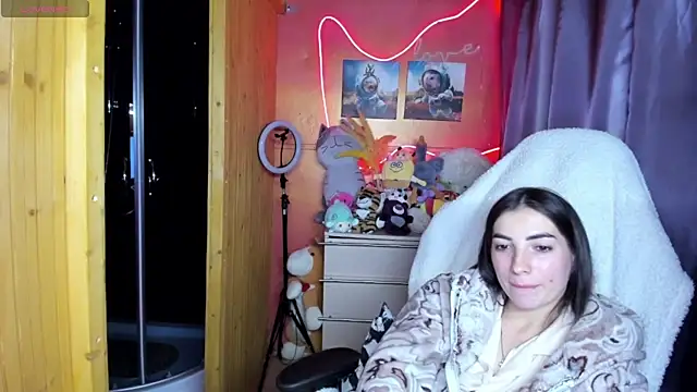 Fiery Brunette  online show from 06/24/26, 11:20