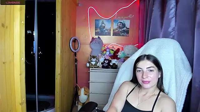 Fiery Brunette  online show from 07/20/26, 10:39