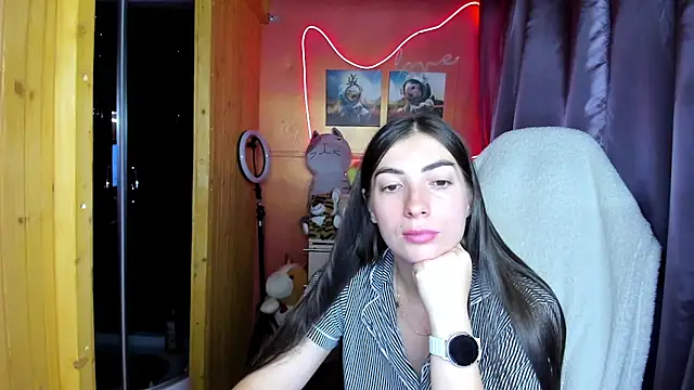 Fiery Brunette  online show from 08/02/26, 04:33