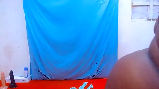 JUICYASSxxx online show from 12/06/24, 04:38