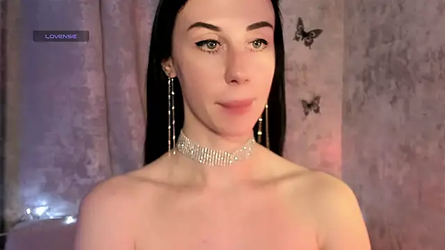 Snapshot of elena_addiction chatting on 06/08/26, 05:24 elena addiction online show from 06/08/26, 05:24