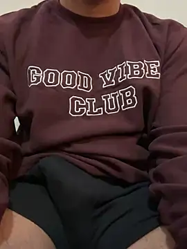 Snapshot of rhuh3991 chatting on 12/11/24, 05:15 rhuh3991 online show from 12/11/24, 05:15