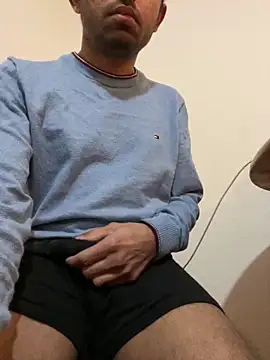 Snapshot of rhuh3991 chatting on 12/26/24, 12:46 rhuh3991 online show from 12/26/24, 12:46