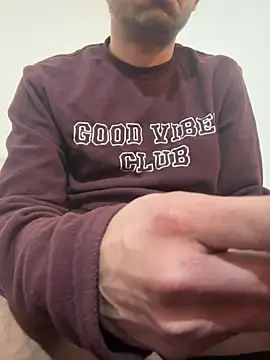 Snapshot of rhuh3991 chatting on 01/11/25, 10:29 rhuh3991 online show from 01/11/25, 10:29