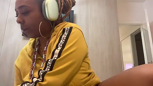 ChocolateCakeQueen online show from 01/27/25, 11:43
