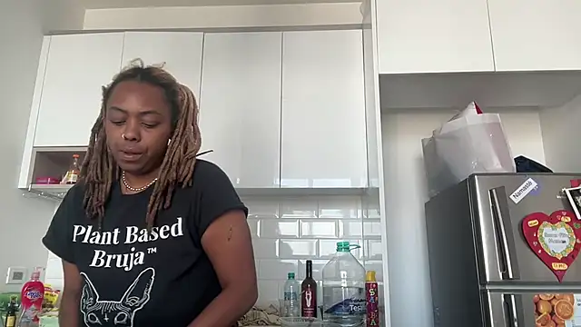ChocolateCakeQueen online show from 02/02/25, 09:13