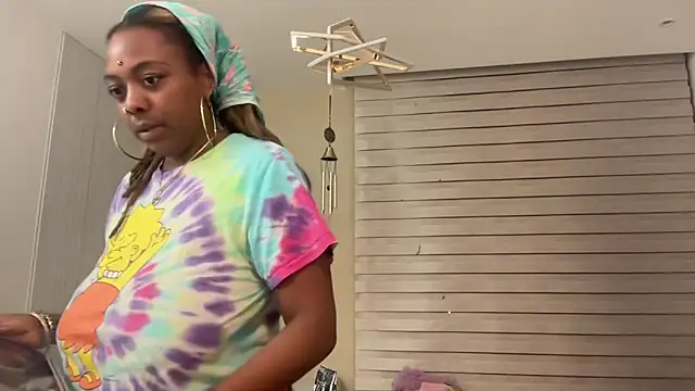 ChocolateCakeQueen online show from 02/08/25, 08:52