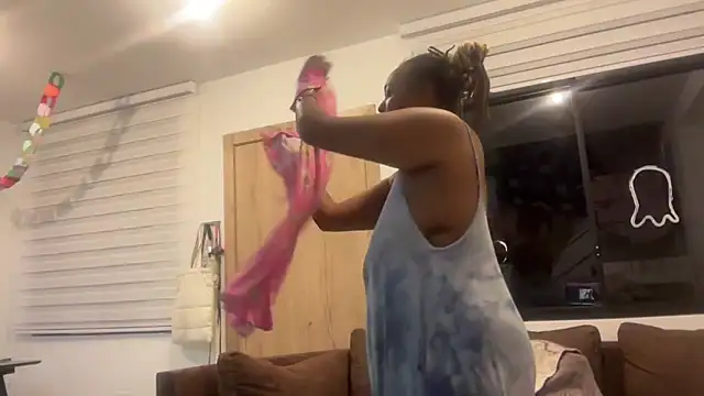 ChocolateCakeQueen online show from 10/24/25, 12:08