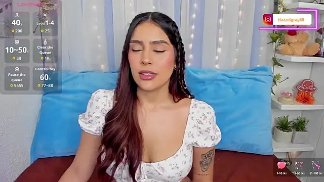 HazzelGray online show from 09/18/25, 02:41