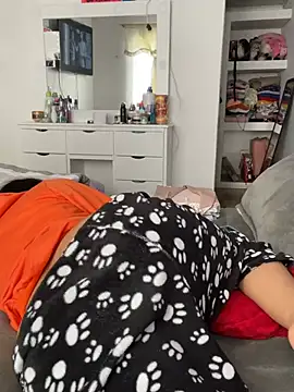 hannahb-e online show from 04/18/26, 07:58