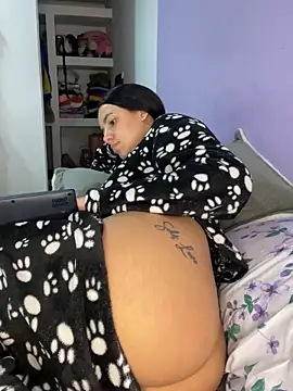 hannahb-e online show from 04/21/26, 01:42