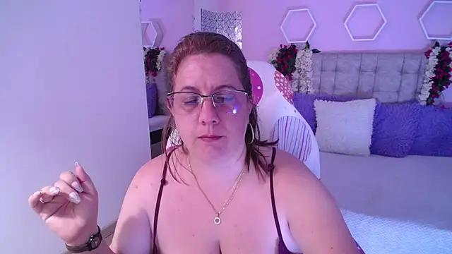 katie joness  online show from 01/05/25, 03:45