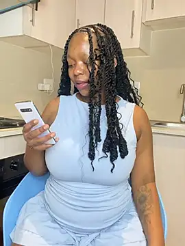 Snapshot of Jazmine-Blue chatting on 06/04/26, 10:27 Jazmine-Blue online show from 06/04/26, 10:27