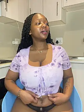 Snapshot of Jazmine-Blue chatting on 06/11/26, 01:27 Jazmine-Blue online show from 06/11/26, 01:27