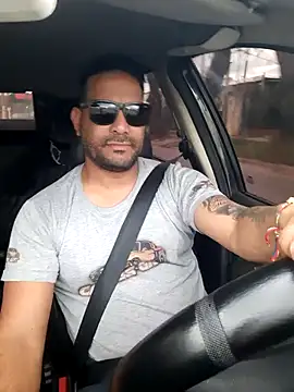 Snapshot of hecwil8 chatting on 09/18/25, 11:45 hecwil8 online show from 09/18/25, 11:45