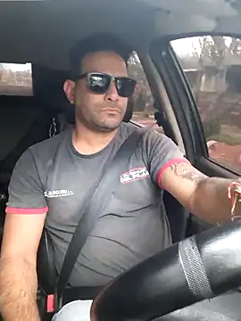 Snapshot of hecwil8 chatting on 10/06/25, 05:10 hecwil8 online show from 10/06/25, 05:10