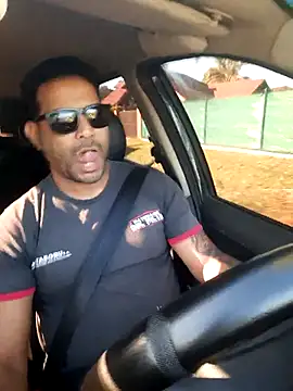 Snapshot of hecwil8 chatting on 10/09/25, 11:19 hecwil8 online show from 10/09/25, 11:19