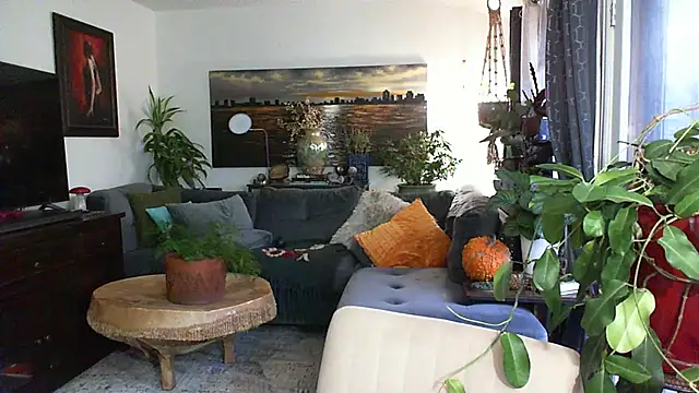 CeceilaMoon online show from 11/21/25, 01:54