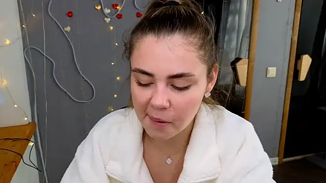 IsabellaBler online show from 09/26/25, 05:44