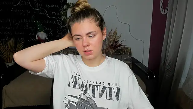 IsabellaBler online show from 12/15/25, 06:50