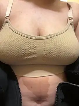 Snapshot of Angel__lika chatting on 10/20/25, 03:56 Angel lika online show from 10/20/25, 03:56