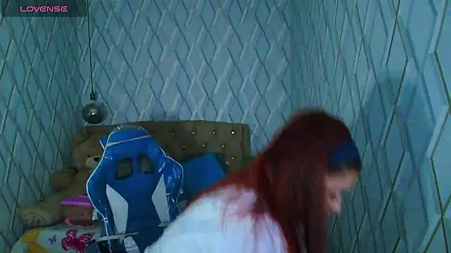 NicolleTaylor online show from 10/30/25, 03:41