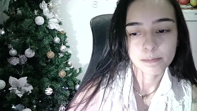 Snapshot of aineangeel chatting on 12/10/24, 12:28 aineangeel online show from 12/10/24, 12:28