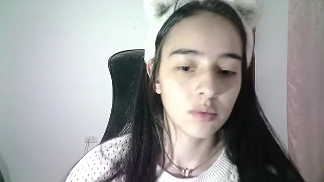 Snapshot of aineangeel chatting on 03/13/25, 04:05 aineangeel online show from 03/13/25, 04:05