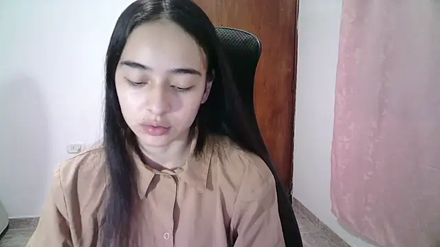 Snapshot of aineangeel chatting on 03/20/25, 12:40 aineangeel online show from 03/20/25, 12:40