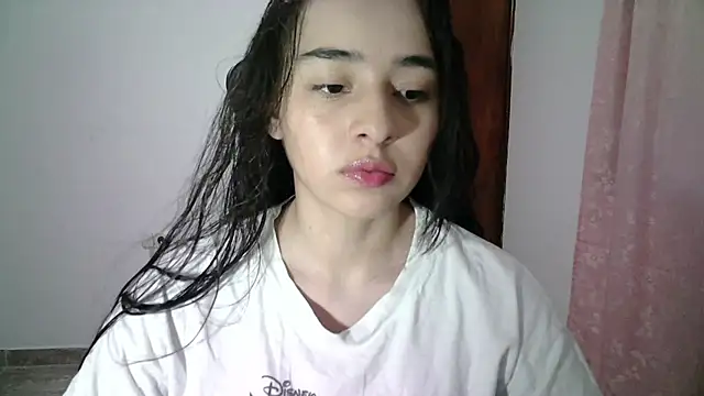 Snapshot of aineangeel chatting on 09/22/25, 12:23 aineangeel online show from 09/22/25, 12:23