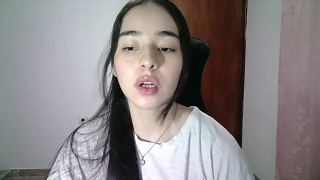 Snapshot of aineangeel chatting on 10/04/25, 12:19 aineangeel online show from 10/04/25, 12:19