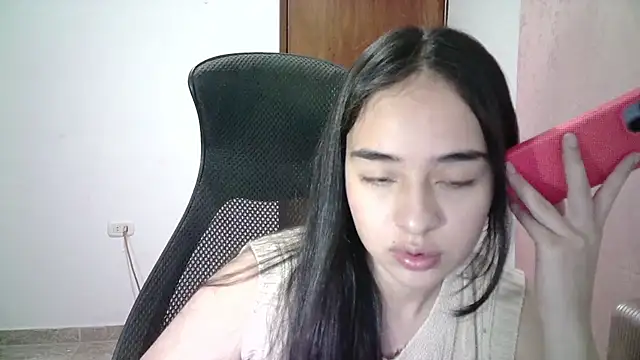 Snapshot of aineangeel chatting on 10/14/25, 12:55 aineangeel online show from 10/14/25, 12:55