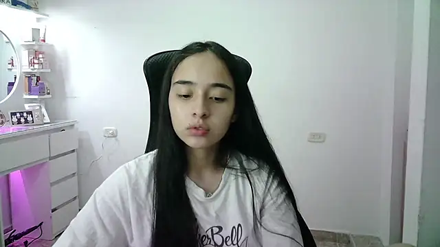Snapshot of aineangeel chatting on 05/27/26, 01:57 aineangeel online show from 05/27/26, 01:57