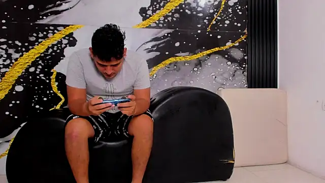 sweethot    online show from 09/08/25, 02:16