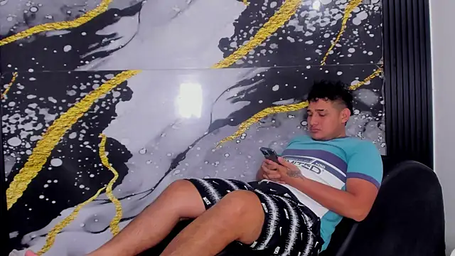 sweethot    online show from 10/03/25, 01:52