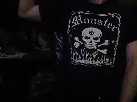 Snapshot of mrdemoncrowly chatting on 04/24/26, 04:04 mrdemoncrowly online show from 04/24/26, 04:04