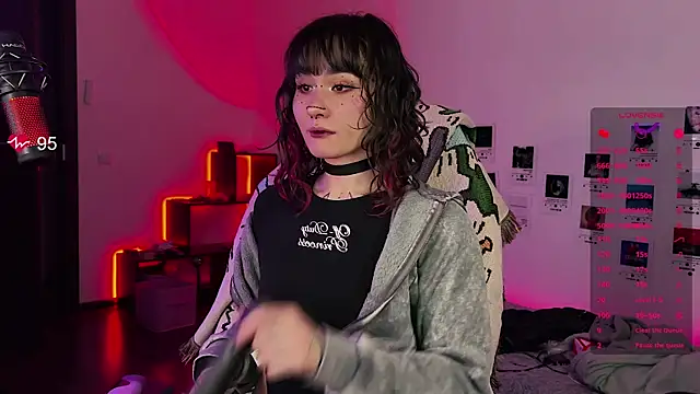 deadlysweet online show from 09/30/25, 02:05