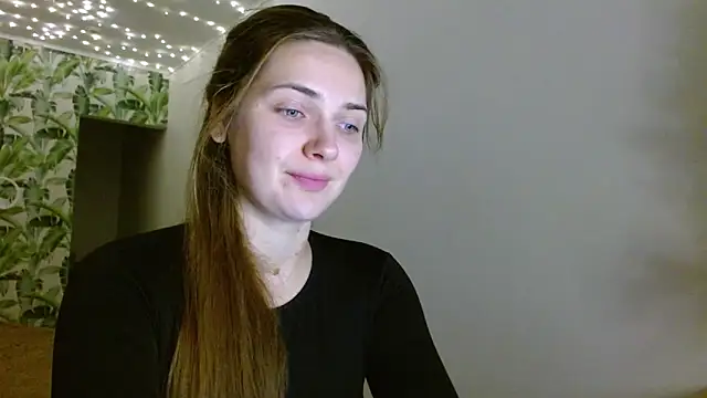 Snapshot of Olivia_shine chatting on 12/27/24, 05:20 Olivia shine online show from 12/27/24, 05:20