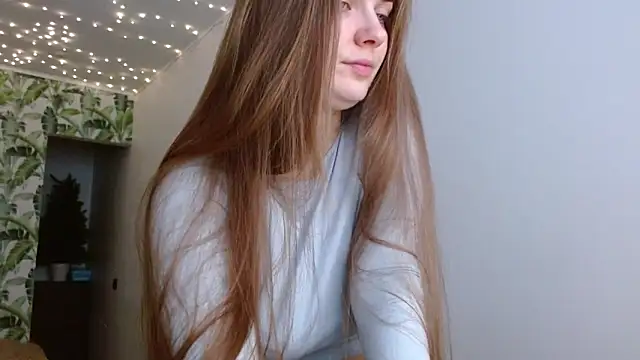 Snapshot of Olivia_shine chatting on 01/04/25, 06:09 Olivia shine online show from 01/04/25, 06:09