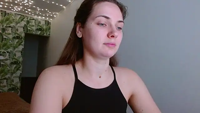 Snapshot of Olivia_shine chatting on 01/09/25, 05:34 Olivia shine online show from 01/09/25, 05:34