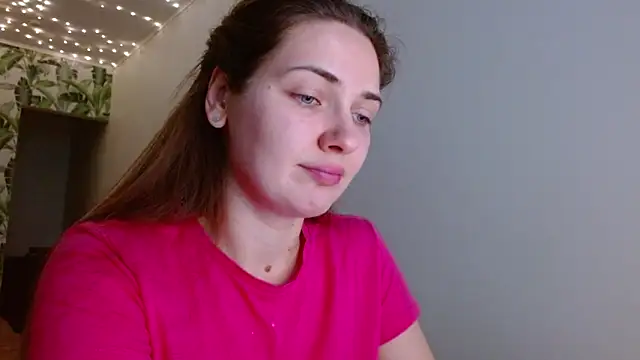 Snapshot of Olivia_shine chatting on 01/13/25, 05:33 Olivia shine online show from 01/13/25, 05:33